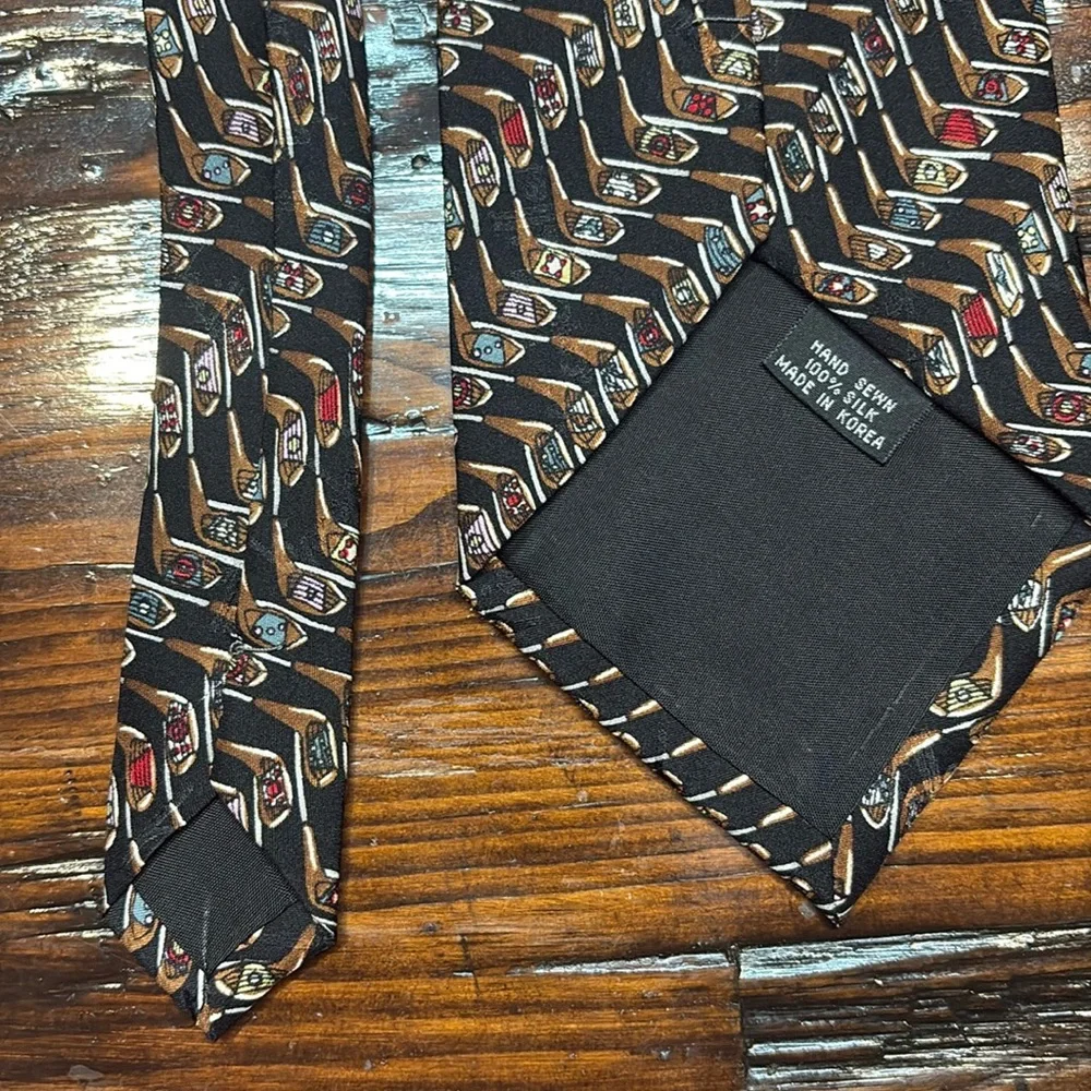 Nicole Miller Neck Tie Golf‎